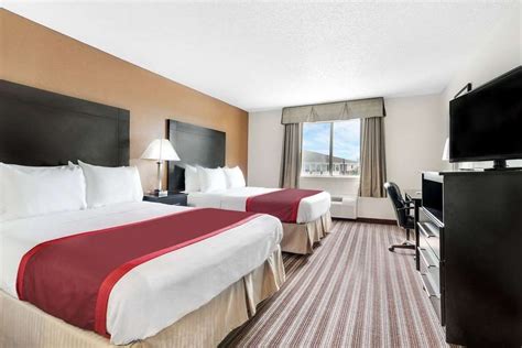 2334 west northwest highway|Days Inn.
